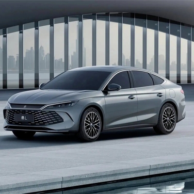 Capacidad del tanque de combustible de 50-80L Sedan de automóvil eléctrico de tamaño medio Byd Qin L EV con carrocería integral