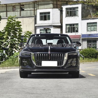 Hongqi H9 2022 2.0t Zhilian Qichang Versión de coche híbrido blanco para un rendimiento superior