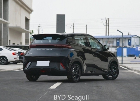 330kw Capacidad máxima de la batería Byd Seagull EV Car en blanco y negro con alcance de 405km