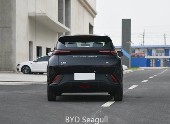 330kw Capacidad máxima de la batería Byd Seagull EV Car en blanco y negro con alcance de 405km