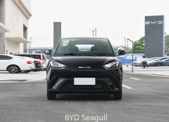 330kw Capacidad máxima de la batería Byd Seagull EV Car en blanco y negro con alcance de 405km