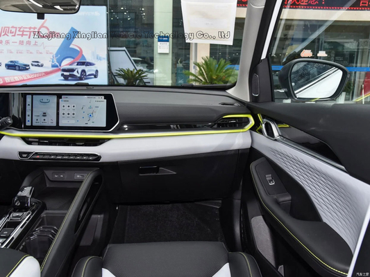 Geely Binyue SUV pequeño 4 ruedas motrices Turbo gasolina eléctrica cuero LED blanco con piezas