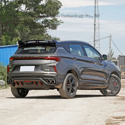 Automóvil eléctrico Geely Binyue Vehículos energéticos Geely Coolray Color azul en condiciones de carretera