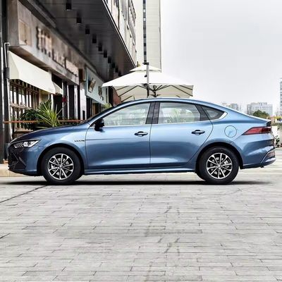 Modelo híbrido BYD Qin Plus DM-I 4 puertas 5 asientos sedán coche eléctrico 2024 para FWD Drive