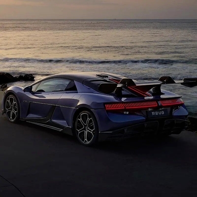Los autos eléctricos de depósito Byd Pure Supercar eléctrico Yangwang U9 con velocidad máxima de 300 km / h