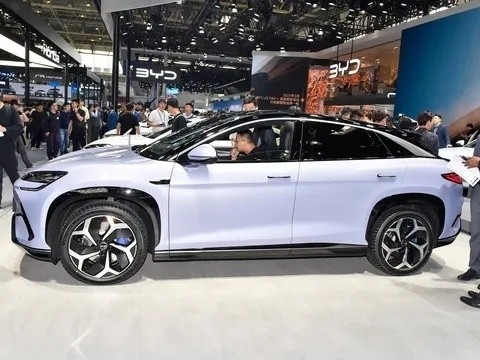 2024 Byd Sea Lion 07 SUV cerrado de 5 puertas y 5 asientos con 610 km de alcance y batería de 80.64kwh