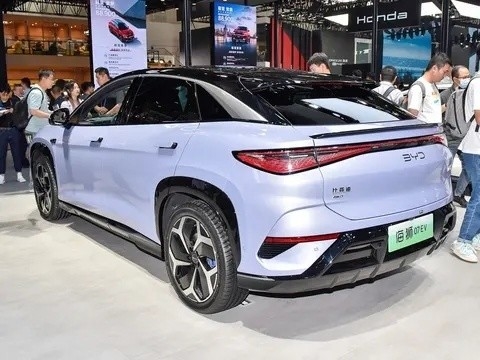 Byd Sea Lion 07 71.8 Kwh Capacidad de la batería Coche eléctrico con 4830x1925x1620 mm Tamaño