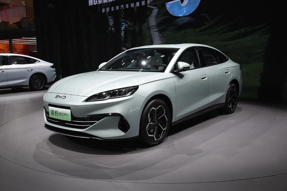 2024 Velocidad máxima 180km/h Auto de tamaño medio Dm-I híbrido con conducción a la izquierda Awd vehículo energético