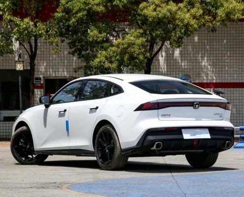 Chang prime es un minibús de automóviles de gasolina con una potencia máxima de 245/45 R20