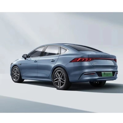 Capacidad del tanque de combustible de 50-80L Sedan de automóvil eléctrico de tamaño medio Byd Qin L EV con carrocería integral