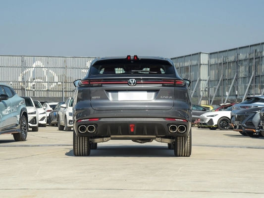 2024 Changan Uni-V sedán de 2,0 t con potencia máxima 245/45 R20 y kilometraje ≤10000 km