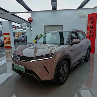 Vehículo eléctrico de 5 puertas y 5 asientos con rango de 401 km