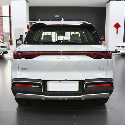 Vehículo eléctrico de 5 puertas y 5 asientos con rango de 401 km