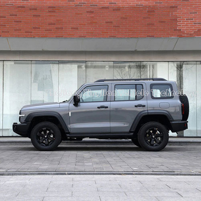 Black Great Wall Haval Tank 300 5 asientos 4WD Fuera de carretera Vehículo de gasolina SUV híbrido