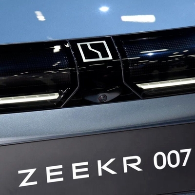 Zeekr 007 2024 4WD 75kwh 100 Kwh EV Carro eléctrico puro de tamaño medio Forma de suspensión trasera del automóvil