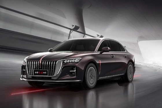 Capacidad del tanque de combustible de 50-80L Hongqi H5 FWD 1.5t 169HP Vehículo de combustible de sedán de tamaño medio de 5 asientos