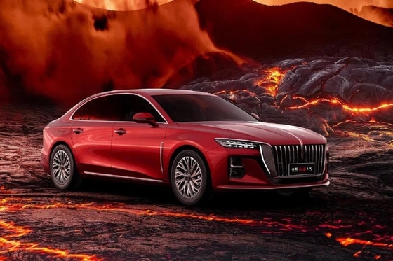 Capacidad del tanque de combustible de 50-80L Hongqi H5 FWD 1.5t 169HP Vehículo de combustible de sedán de tamaño medio de 5 asientos