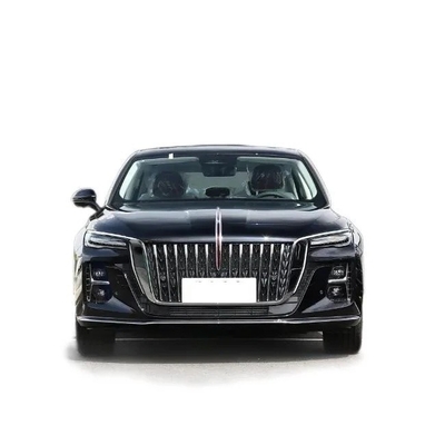Auto de gasolina chino de familia Hongqi H5 con 5 asientos Tipo de carrocería cerrada Dirección izquierda