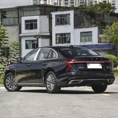 Coche de gasolina de lujo Hongqi H5 alta velocidad 1.5t 169HP 5 asientos sedán de tamaño medio velocidad máxima 230km/h