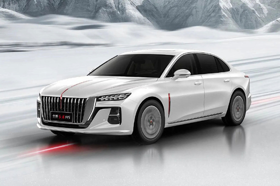 Hongqi H5 negro 2.0t 224 caballos de fuerza Fwd coches urbanos con caja de cambios automática