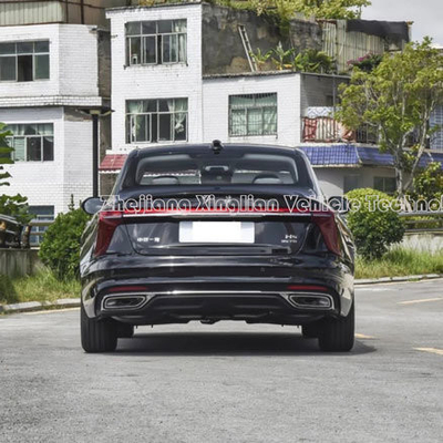 Vehículo de gasolina Hongqi H5 2023 con caja de cambios automática y sistema de frenado electromagnético