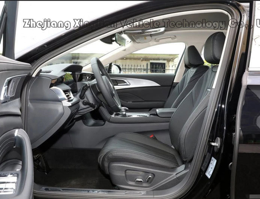 Certificado ISO14001 y cilindrada de 1.6-2.0L El aceite de combustible Hongqi H5 Sedan de 4 ruedas