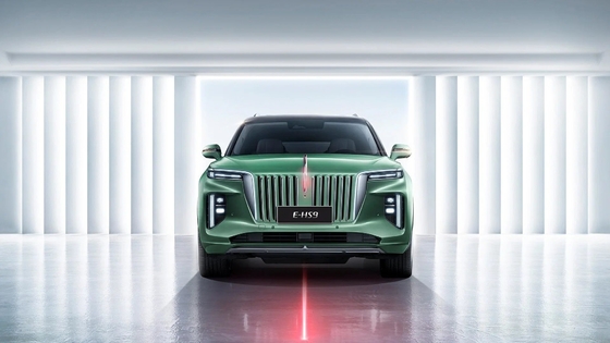 - Un Hongqi H9 de 2,0 t y 3,0 t con sistema de frenado electromagnético y gasolina.