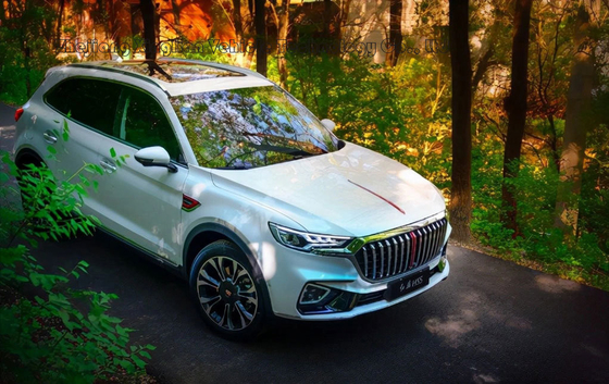 2023 Hongqi HS5 2.0t Cuatro tracción Collar de bandera PRO Versión SUV de gasolina Coche de color blanco