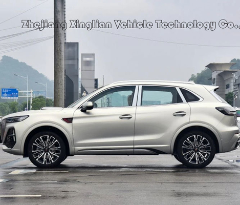 2023 Hongqi HS5 2.0t Cuatro tracción Collar de bandera PRO Versión SUV de gasolina Coche de color blanco