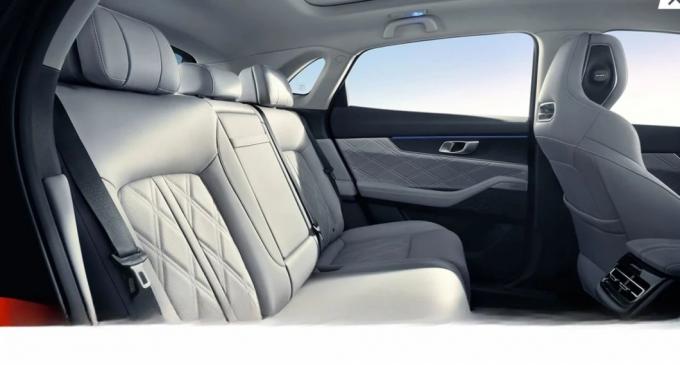 Chang′an Uni-K Idd Chinese Hybrid Car